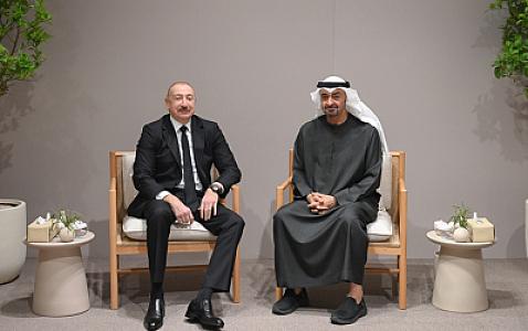 Prezident Əbu-Dabidədir - 