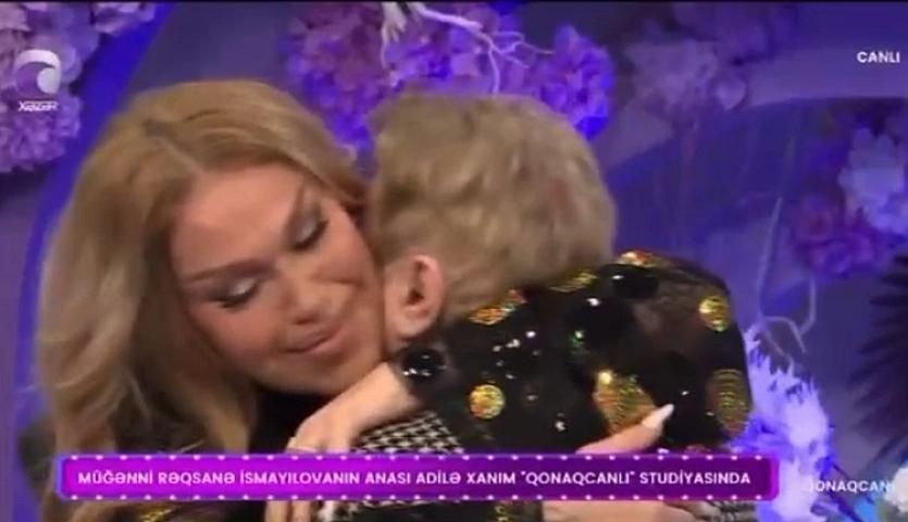 Rəqsanə canlı efirdə anasını qucaqlayıb ağladı - 
