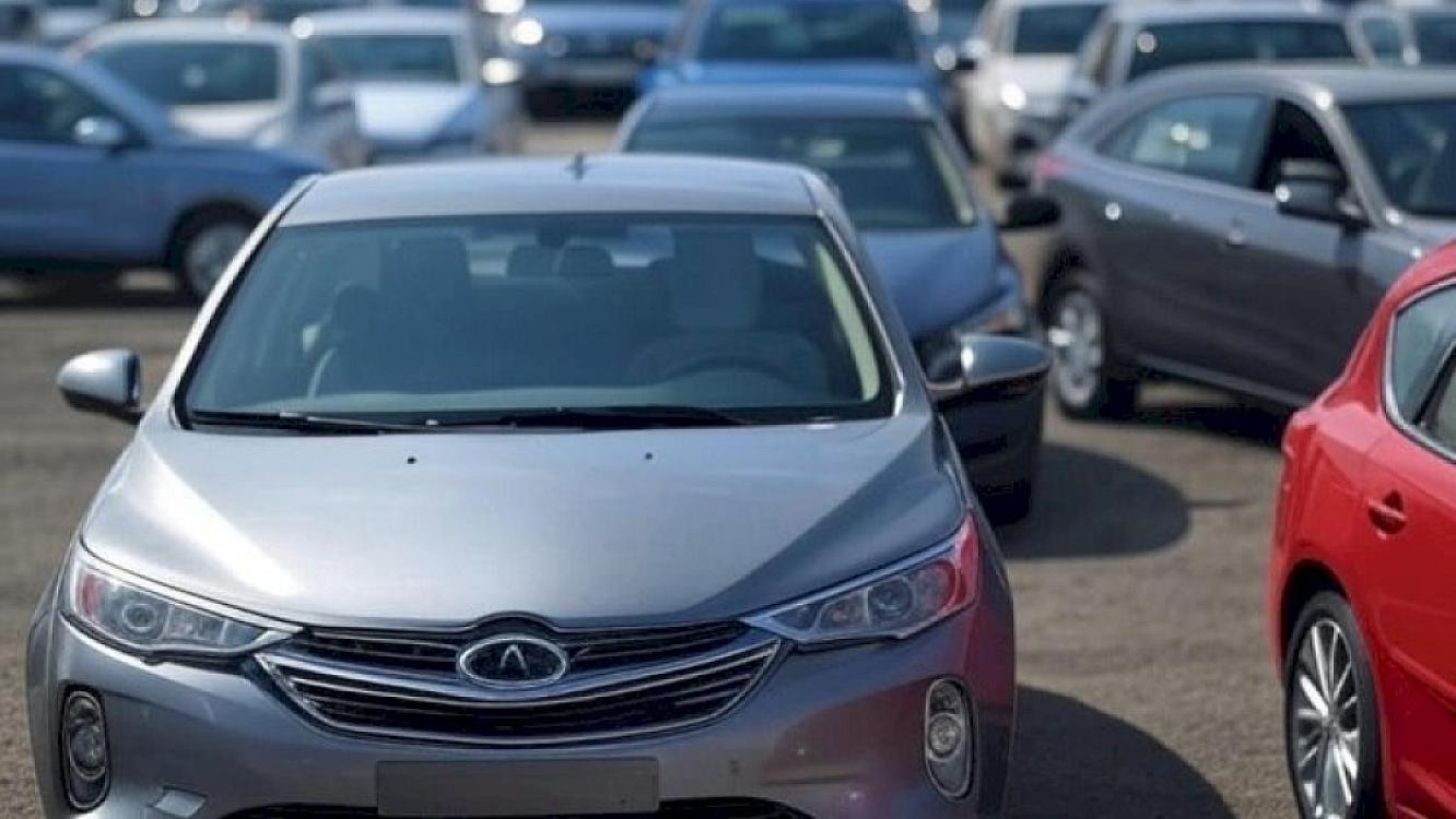 Azərbaycanda bu şəxslərə yeni avtomobil 