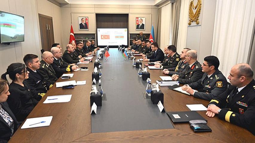 Türk general Bakıya 