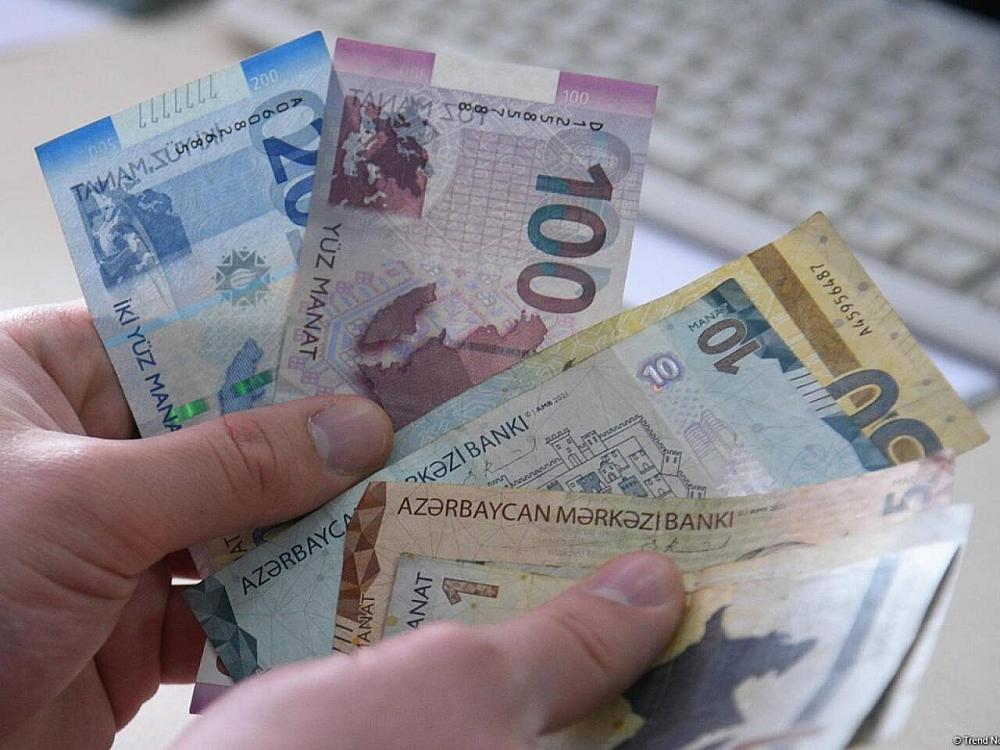 Onlara bayrama görə 1000 manat 