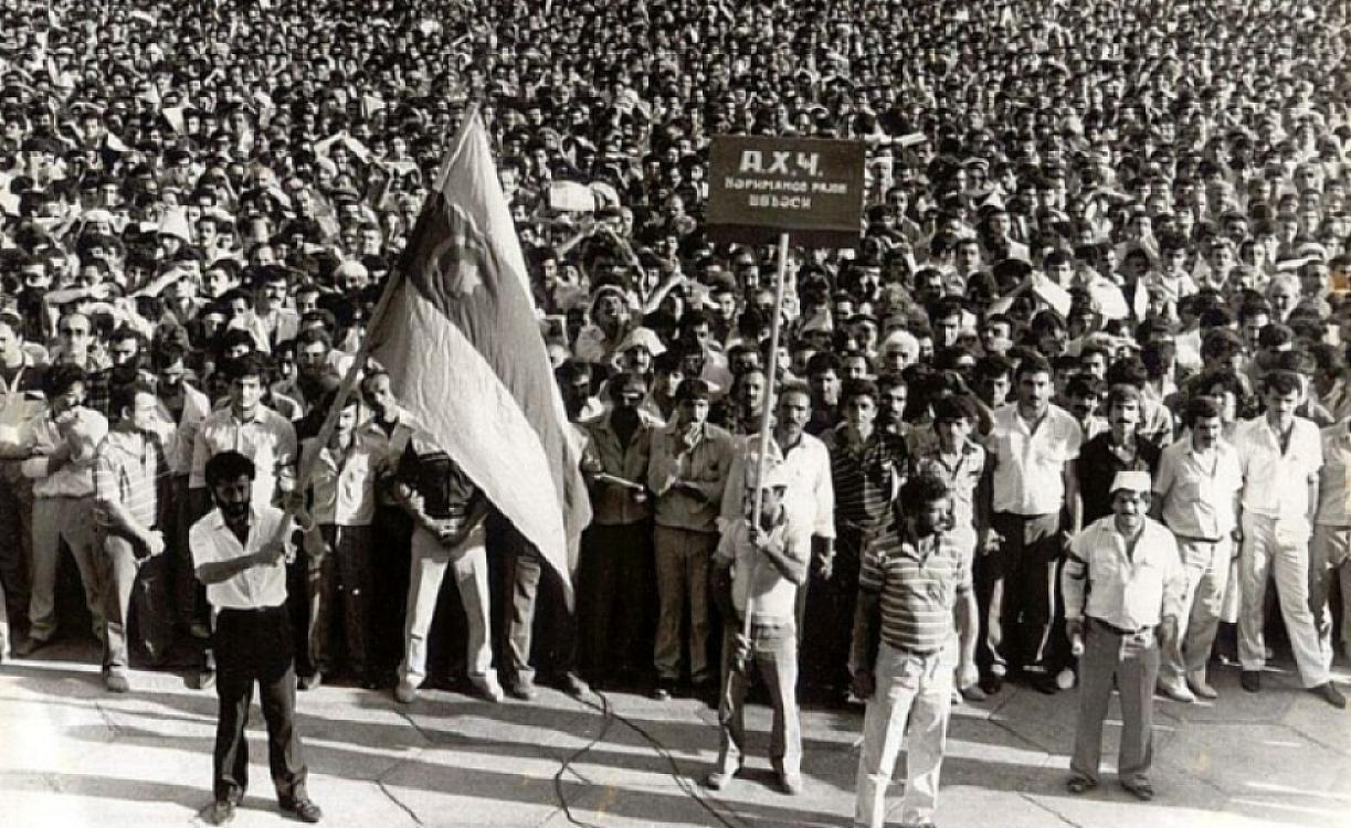 Xalq Cəbhəsi rəhbərlərindən kimlər siyasətdədir? 