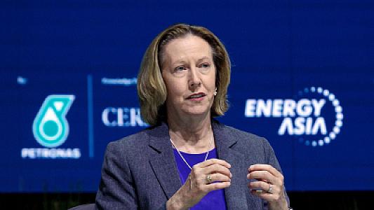 Новая женщина-лидер BP, известная своей страстью к нефти... 