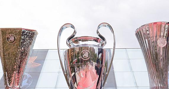 Klub turnirlərində neçə komanda qalır?