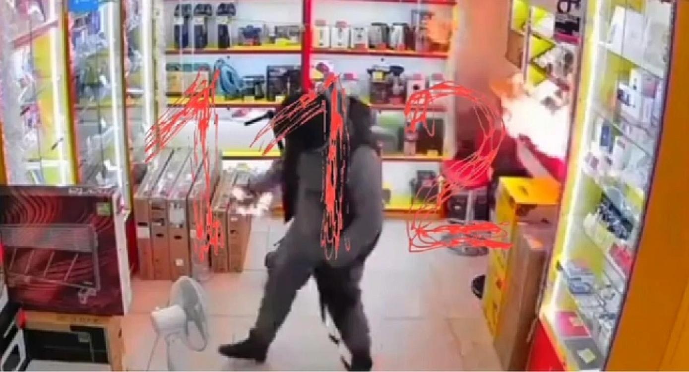 Lombardı yandırıb 