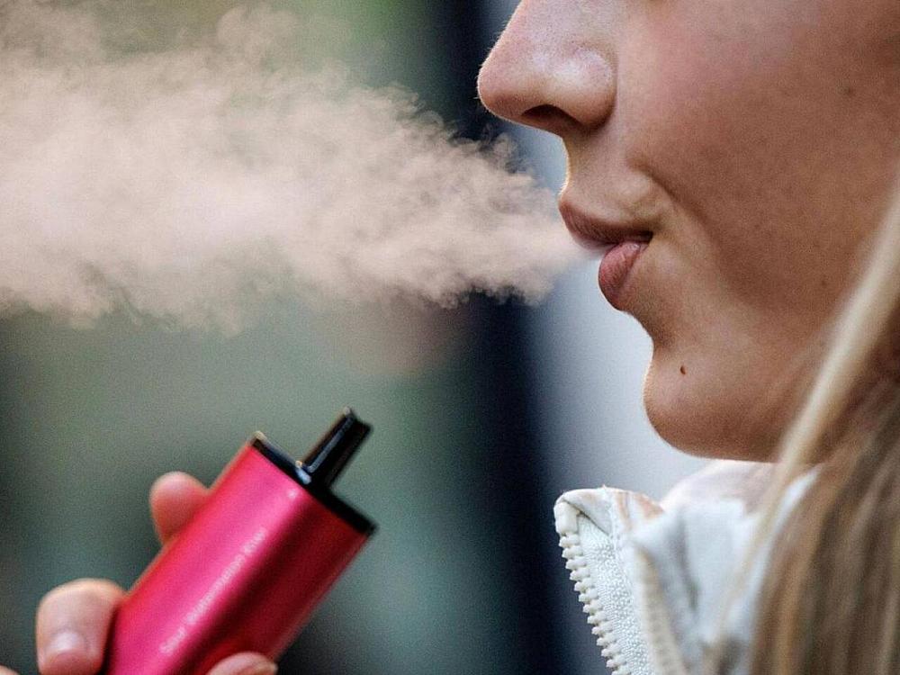 Elektron siqaret qadağası ertələnir - 