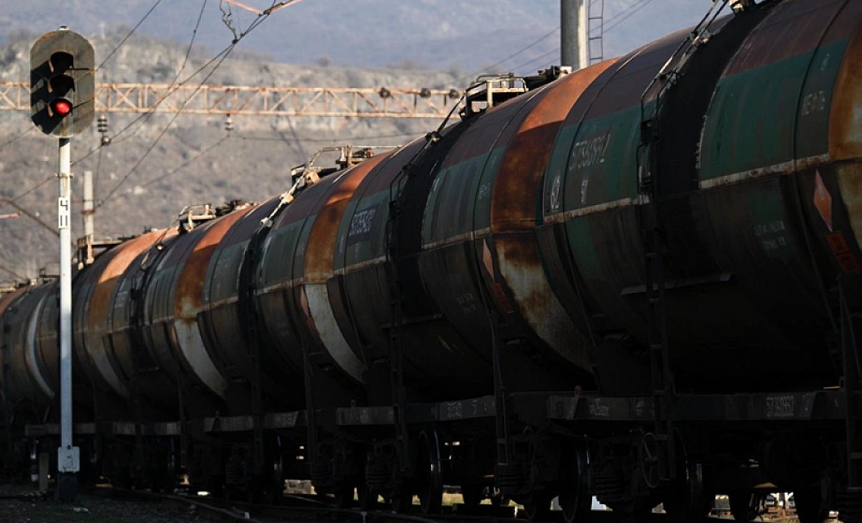 Azərbaycan yanacağını Ermənistana çatdıran ilk qatarın görüntüləri - 