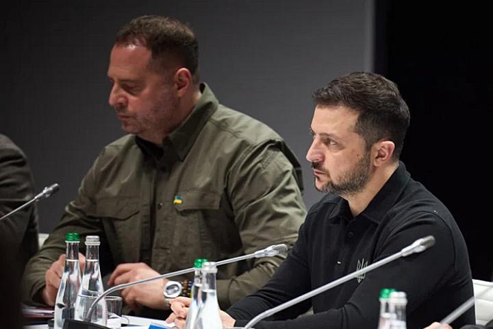 Ukrayna prezidentinin işdən çıxarılan aparat rəhbəri 