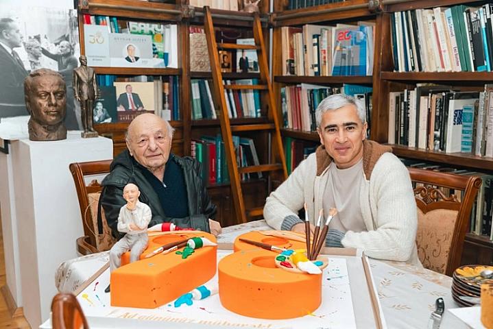 Prezidentin köməkçisi Xalq rəssamını evində ziyarət edib