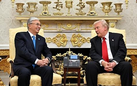 Трамп Токаеву посмотрите, какой подарок сделал -