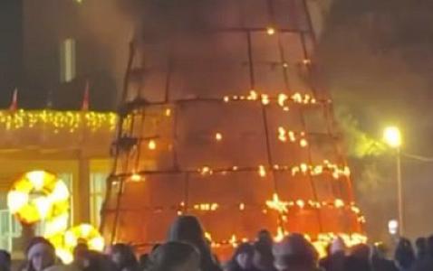 Gürcüstanda Yeni il ağacı alışıb yandı - 