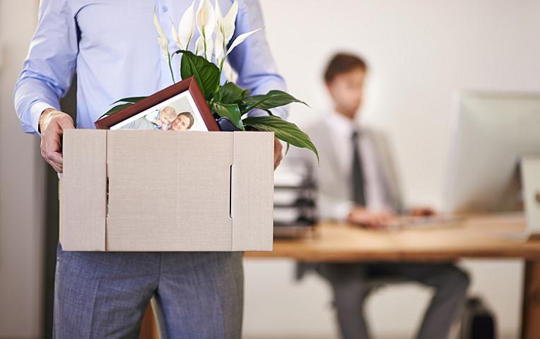 İşdən çıxan şəxsə nə qədər