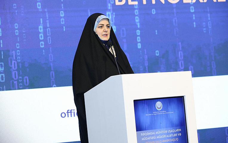 Pezeşkianın qızı Bakıda Azərbaycan dilində şeir söylədi - 