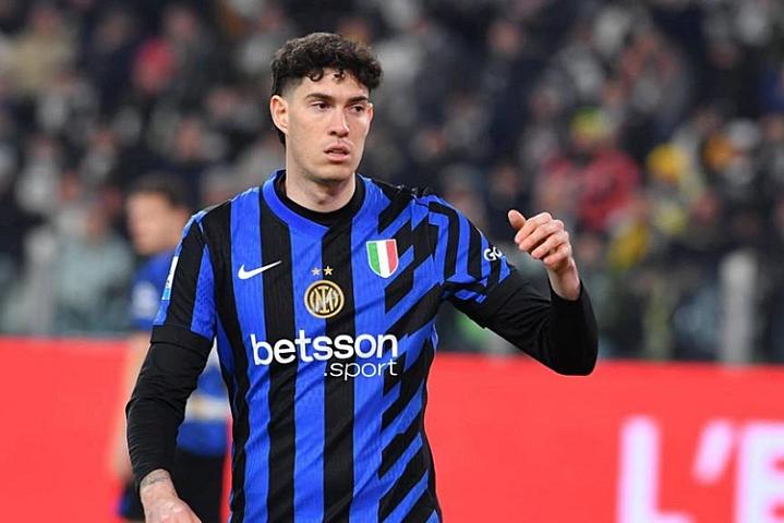 "Barselona" və "Liverpul" italiyalı müdafiəçini heyətinə qatmaq üçün 