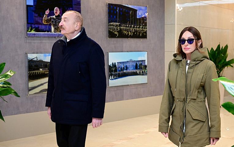 Prezidentlə xanımı Xankəndidə Zəfər parkının açılışında - Fotolar