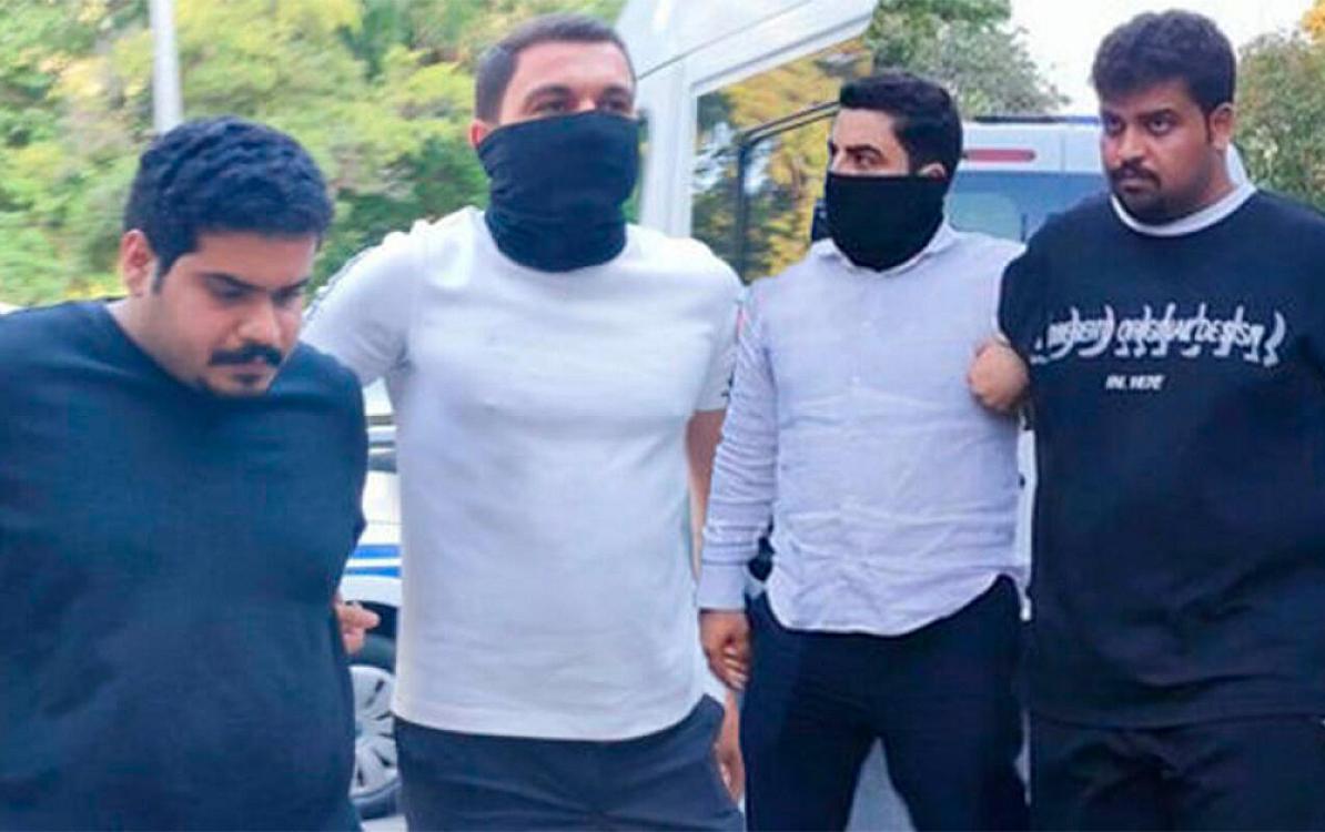 Şəhidlər xiyabanında nalayiq hərəkətlər edən əcnəbilərə 