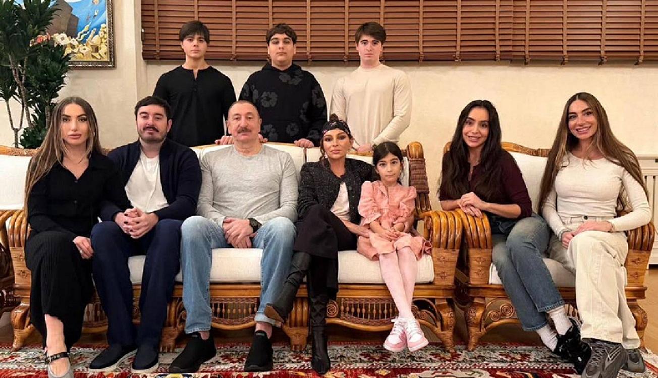 Prezidentin ad günündən ailə 