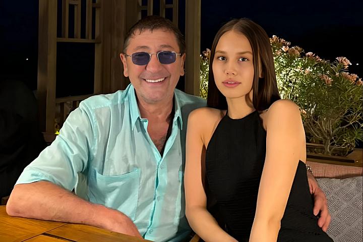 62 yaşlı Xalq artisti toyu üçün Putindən icazə alacaq: 