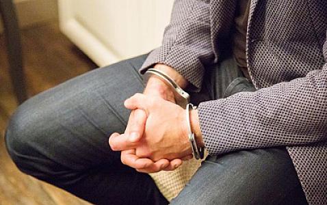 İşə gecikən müəllim