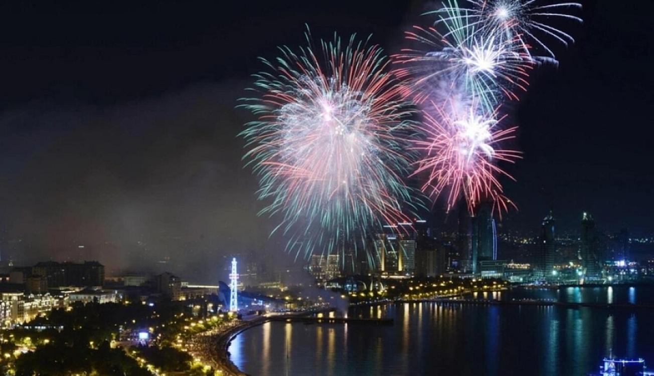 Yeni il gecəsi bulvara çıxanlara