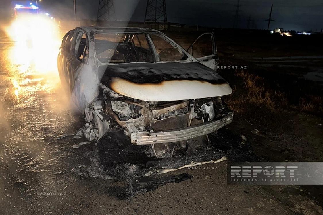 Sumqayıtda avtomobil yanaraq 