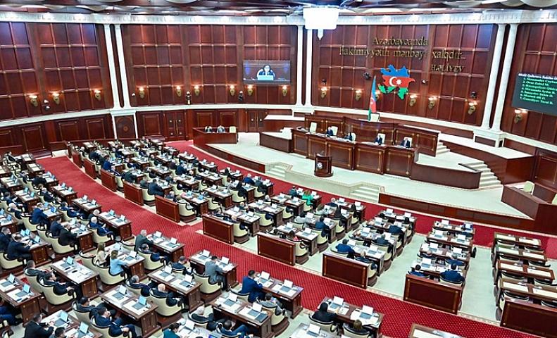 Milli Məclisin iclası başladı