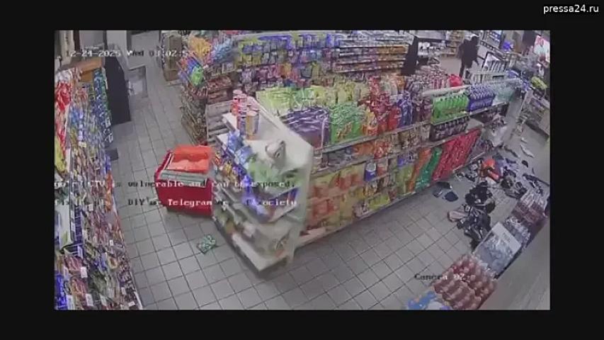 Bankomatı oğurlamaq istədilər, mağaza dağıldı  – 