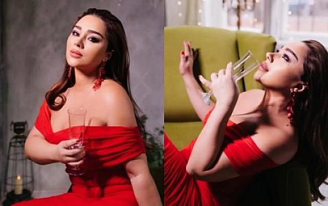 Xatirə İslam sinə dekoltesi ilə diqqət çəkdi - 