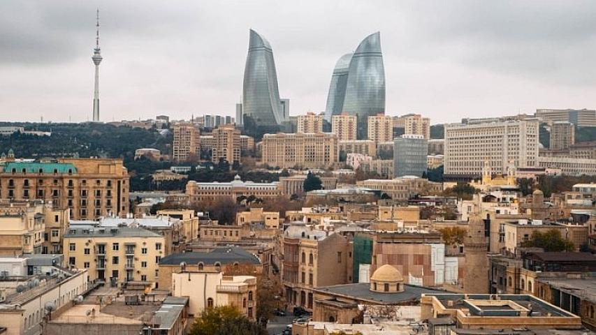 Bakıda addımbaşı hər yerdə var - 