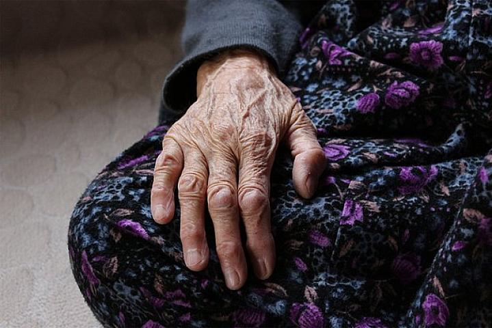 104 yaşlı qadın uzunömürlülüyünün 