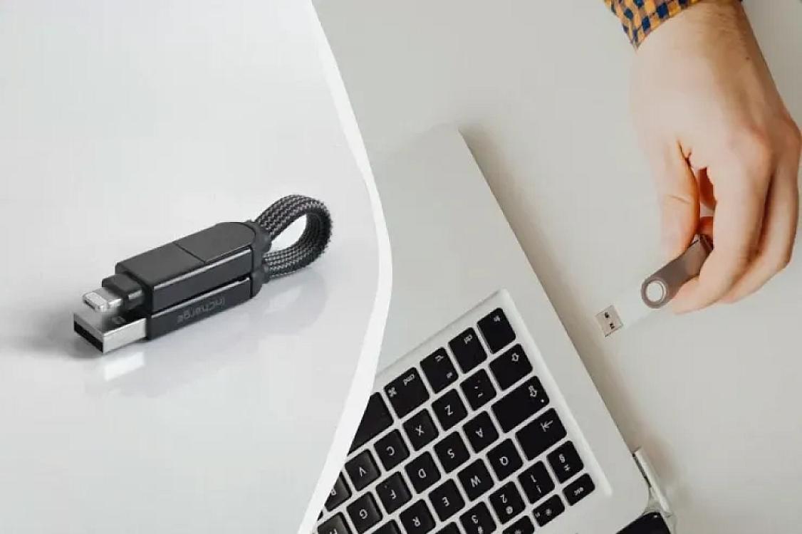 Can a flash drive be damaged if not used: