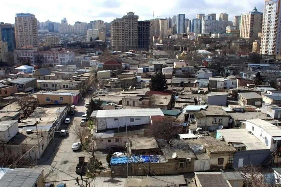 Kubinkada evləri sakinlərin başına uçururlar - 