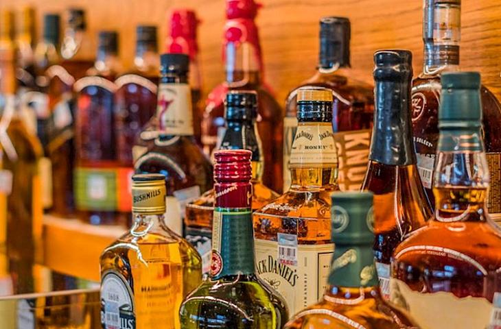 "Bir litr spirtli içki üçün 6 manat vergi ödəniləcək" — 