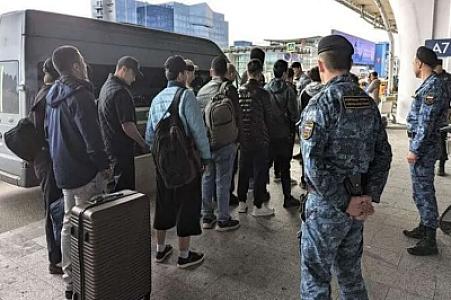 Rusiya 16 azərbaycanlını 