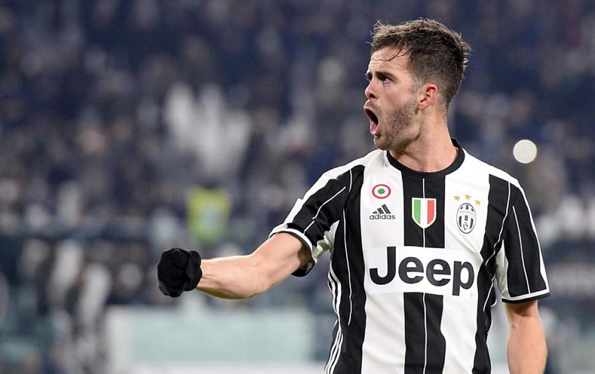 Məşhur futbolçu karyerasını yekunlaşdırdı