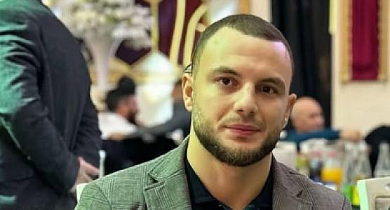 32 yaşlı kişi bayram gecəsi klubun qarşısında 