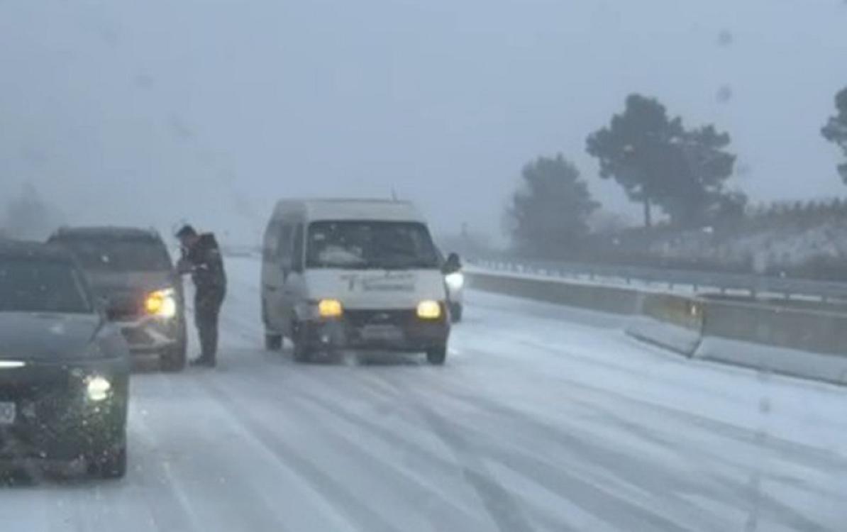 Bakı-Şamaxı yolunda hərəkət çətinləşdi - 