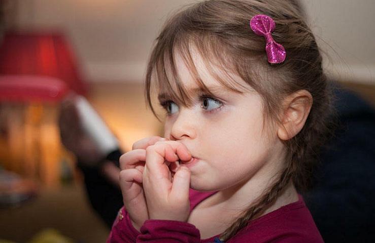 Uşaqlarda dırnaq yemə vərdişi: 