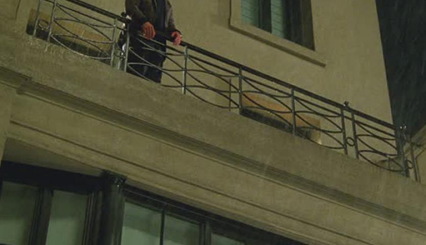 Bayram axşamı eyvandan yıxılan kişi 