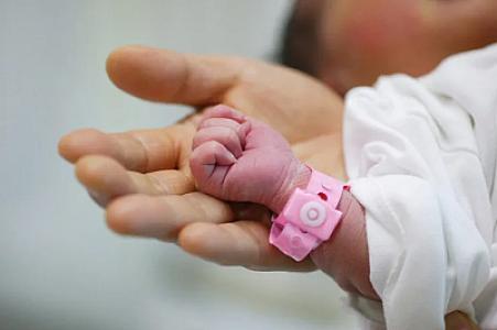 Uşaq acından öldü, 