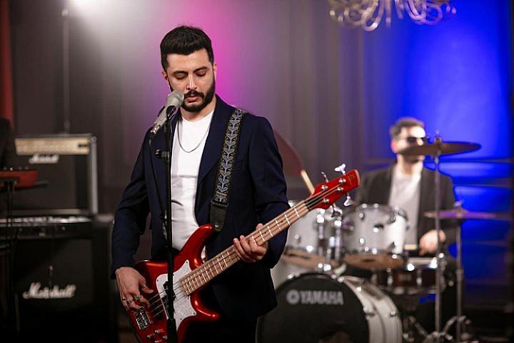 Mərdan Kazımov ilə Gülyaz və Gülyanaq bacıları arasında 