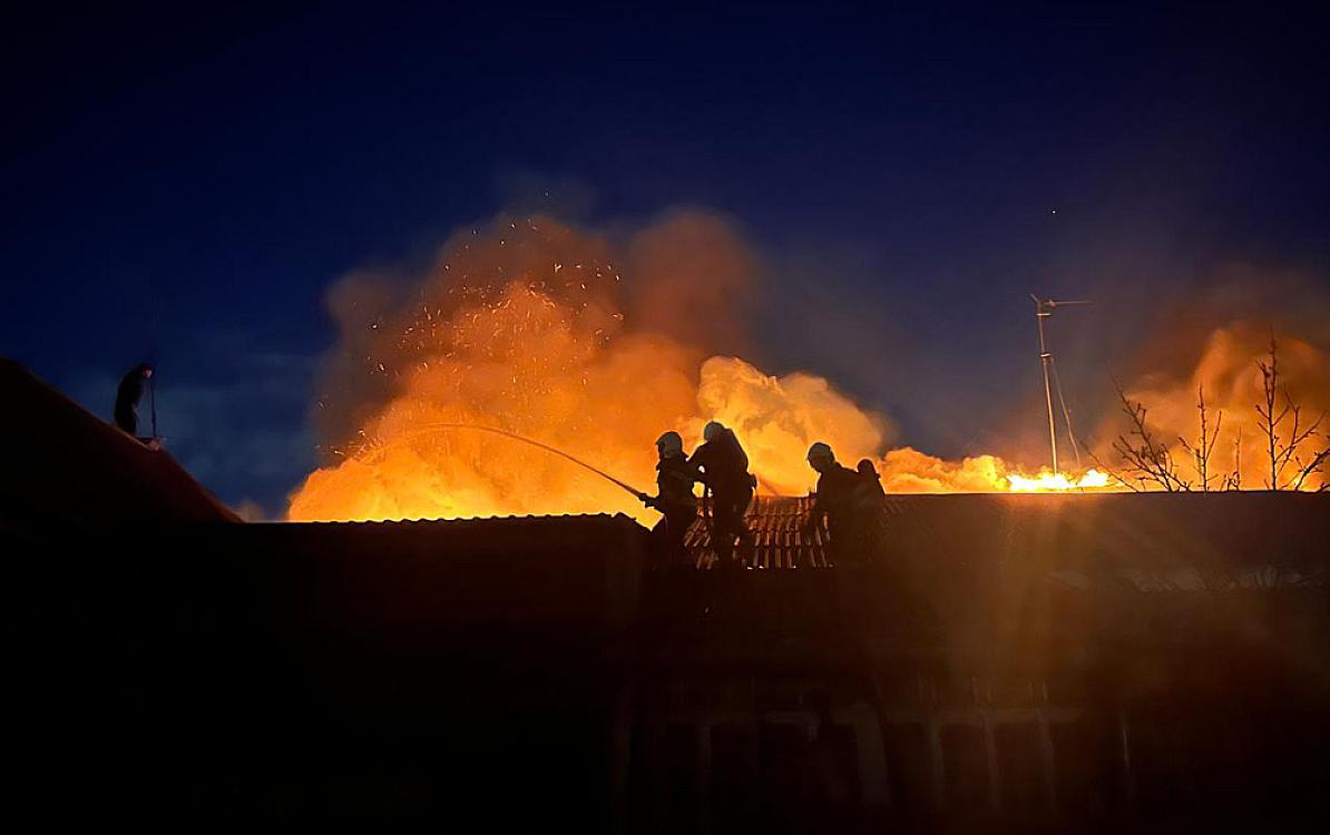 Gəncədə bitişik evlər yandı - 