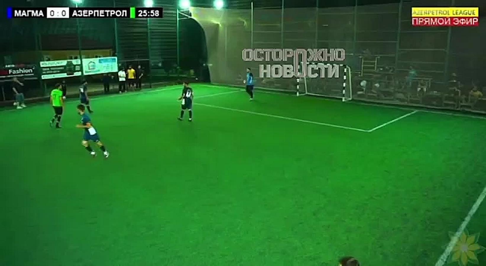 Zəlzələ futbol meydançasında da hiss olundu - 