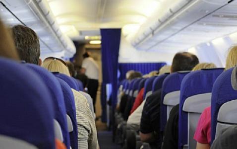 AZAL-ın təyyarəsinə girmək istədi, insident oldu - 