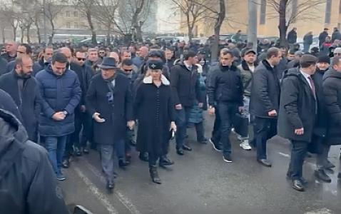 İrəvanda Paşinyanın başçılığı ilə yürüş keçirilir - 