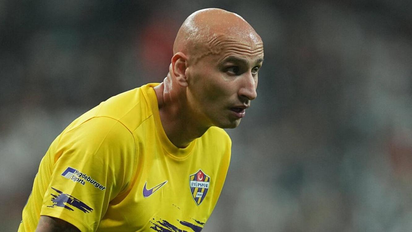 “Arda məşqdən sonra ayağını masanın üzərinə qoyub viski içirdi” - 