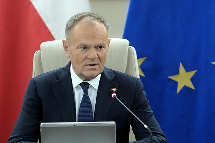 Tusk çağırış etdi: 