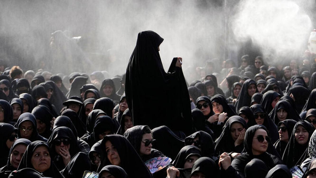 The Pahlavis, or the mullah regime? -