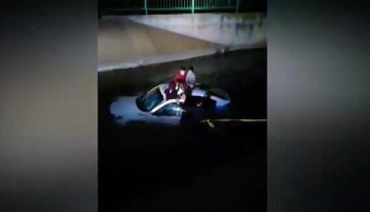 Beyləqanda maşın kanala düşdü - 