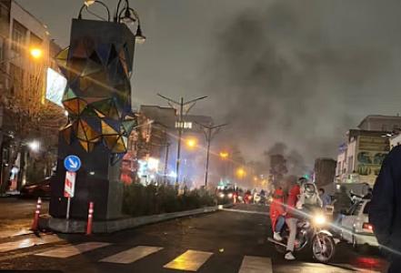 Tehranda, Təbrizdə aksiyalar -